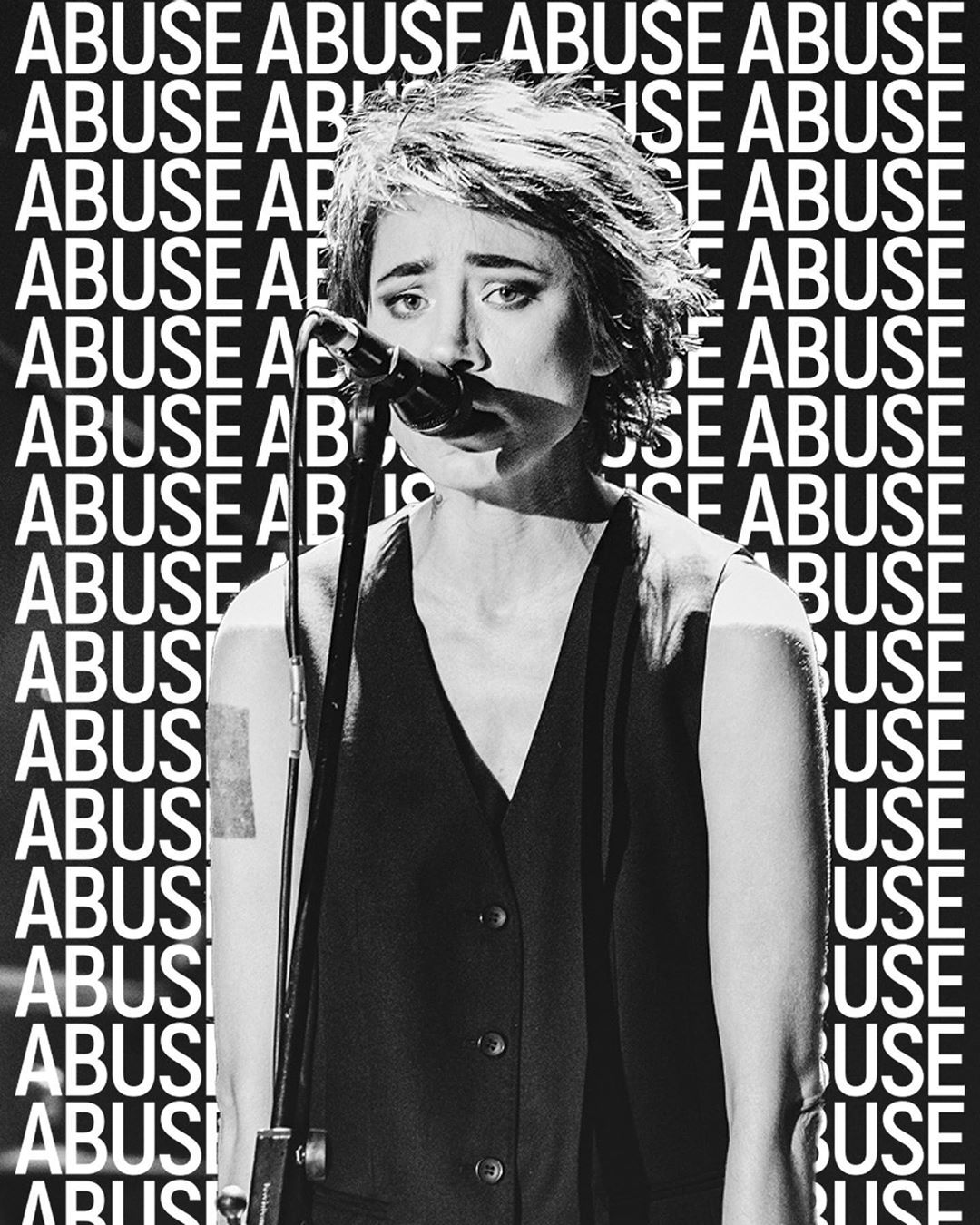 Земфира - Abuse

photo: @marinazakharova 
design: @kuzmenko_nikita

#земфира #абьюз #zemfira #abuse