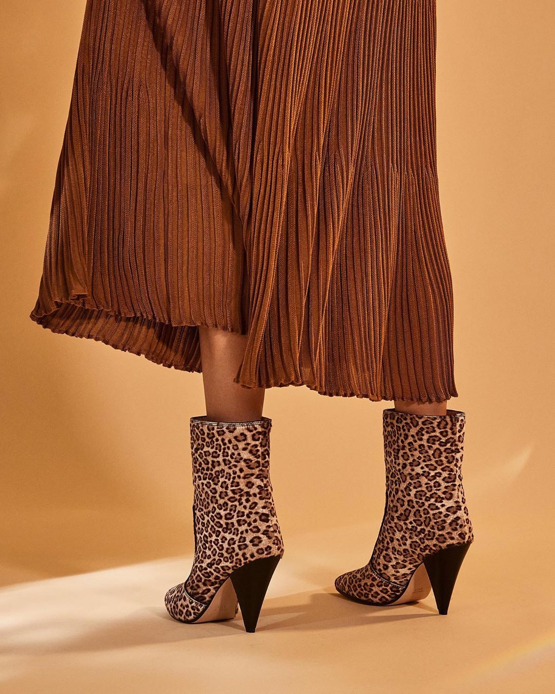 THE OUTNET - Knit dresses and statement ankle boots? It must be fall. 

Shop all your favorite Instagram looks, just visit #linkinbio
