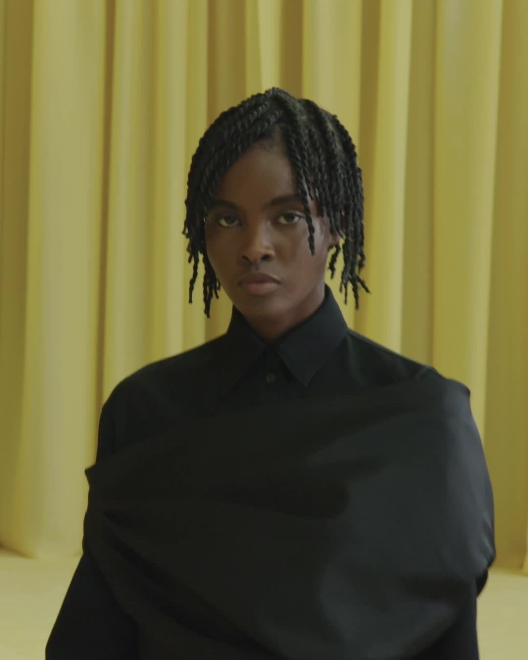 Prada - Duality and plurality has always been inherent in the language of Prada: juxtaposing different elements, approaches and disciplines to find a paradoxical harmony in dichotomy.
The entire #Prad...
