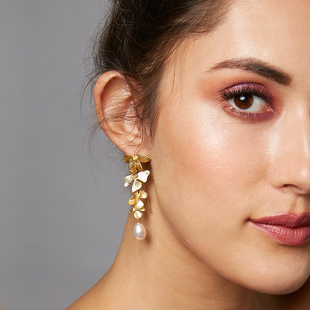 Pipa • Bella - Brb, Adding To Cart! 🛒
Shop link in bio or WhatsApp on 9004672600.

#PipaBella #PearlEarrings #Bestsellers