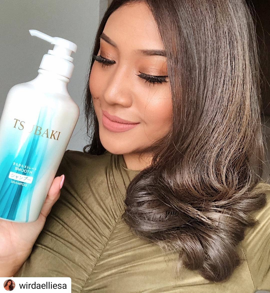 Official Tsubaki Singapore - Happy Labour Day! May your day be as smooth & shiny as her hair 😍

#Repost @wirdaelliesa
• • • • •
Tsubaki Challenge! I am currently using @tsubaki_sg shampoo & conditione...