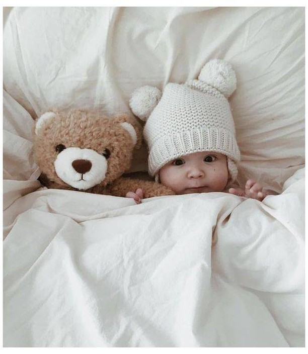 Corine de Farme France - Attendre tranquillement le week-end en compagnie de doudou…
#corinedefarme #baby #babycare #unesacréenature #bebe #fabricationfrancaise #cleanbeauty