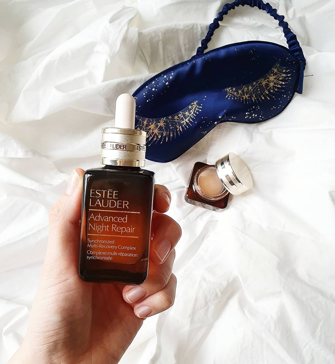 Estée Lauder - Long week? 😴 This #FutureSkinFriday, pull up the covers & wind down for the weekend with NEW Advanced Night Repair serum and Eye Supercharged Complex! This skincare #powerpair helps pr...
