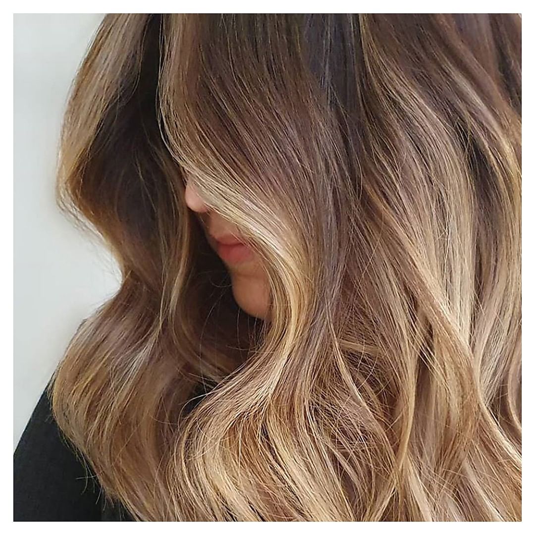 L'Oréal Professionnel Paris - Hair by @_raniolo_ 🇩🇪
.
🇺🇸/🇬🇧 Do you want to achieve this gorgeous French Balayage?
Go for our #LorealProFormula:
1⃣  Blond Studio Bonder inside with 30 vol for 30 min....