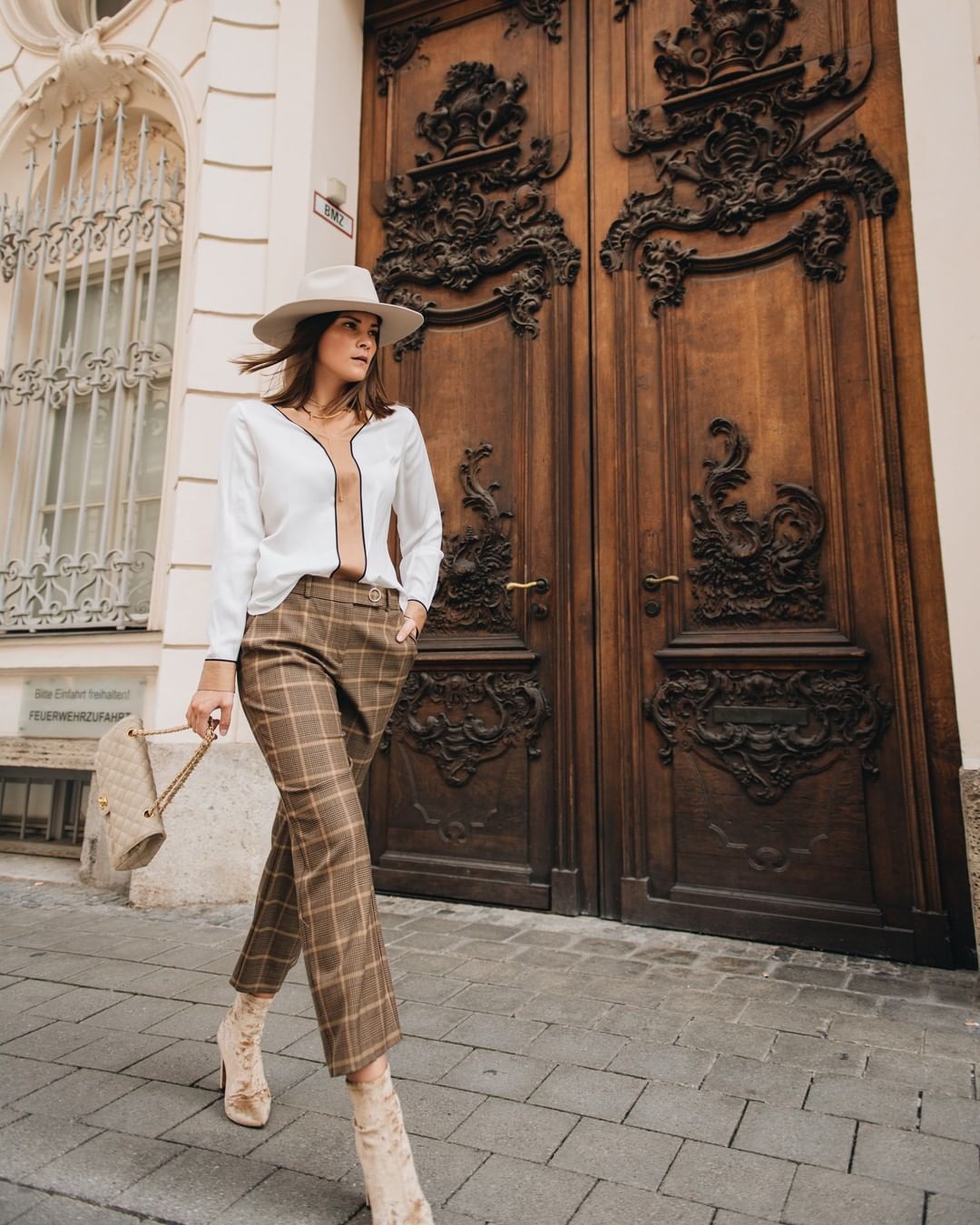 comma - The EXPRESS YOURSELF Collection - presented by @fashiioncarpet 🍂
____________________________________________
#commafashion #expressyourself #voguegermany #autumnstyles #fashion 
#checkpants #...