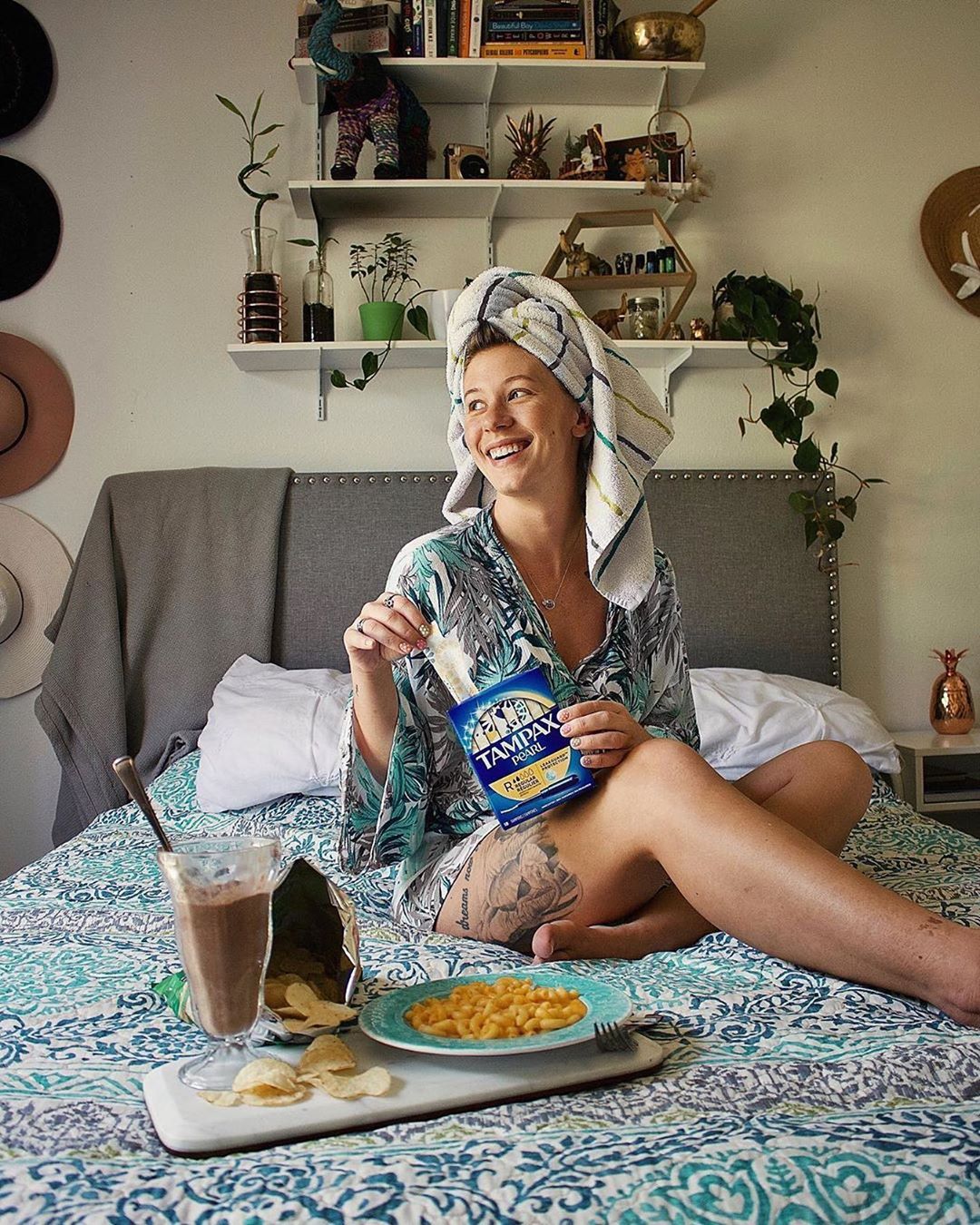 Tampax Tampons Official - That moment you realize you’re not the only one whose period rituals include chocolate milkshakes, mac and cheese, chips and a box of Tampax Pearl 🙌 #TimeToTampax 📸: @hanna.j...