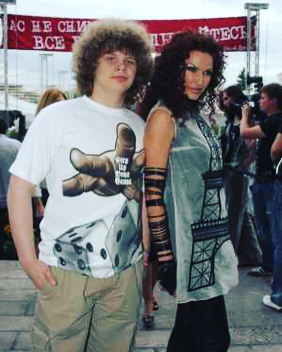 Эвелина Блёданс - Моему старшему сыночку Коле сегодня 26. Пожелаем ему удачи, успехов во всех начинаниях и крепкого здоровья!
Мой любимый первенец- ты такой уже взрослый и самостоятельный.
Ну, к...