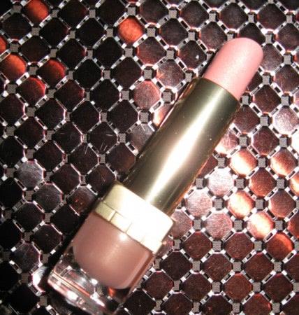 Бежевая, плотная, зимняя - Estée Lauder Pure Color Long Lasting Lipstick, оттенок 12 (Beige)