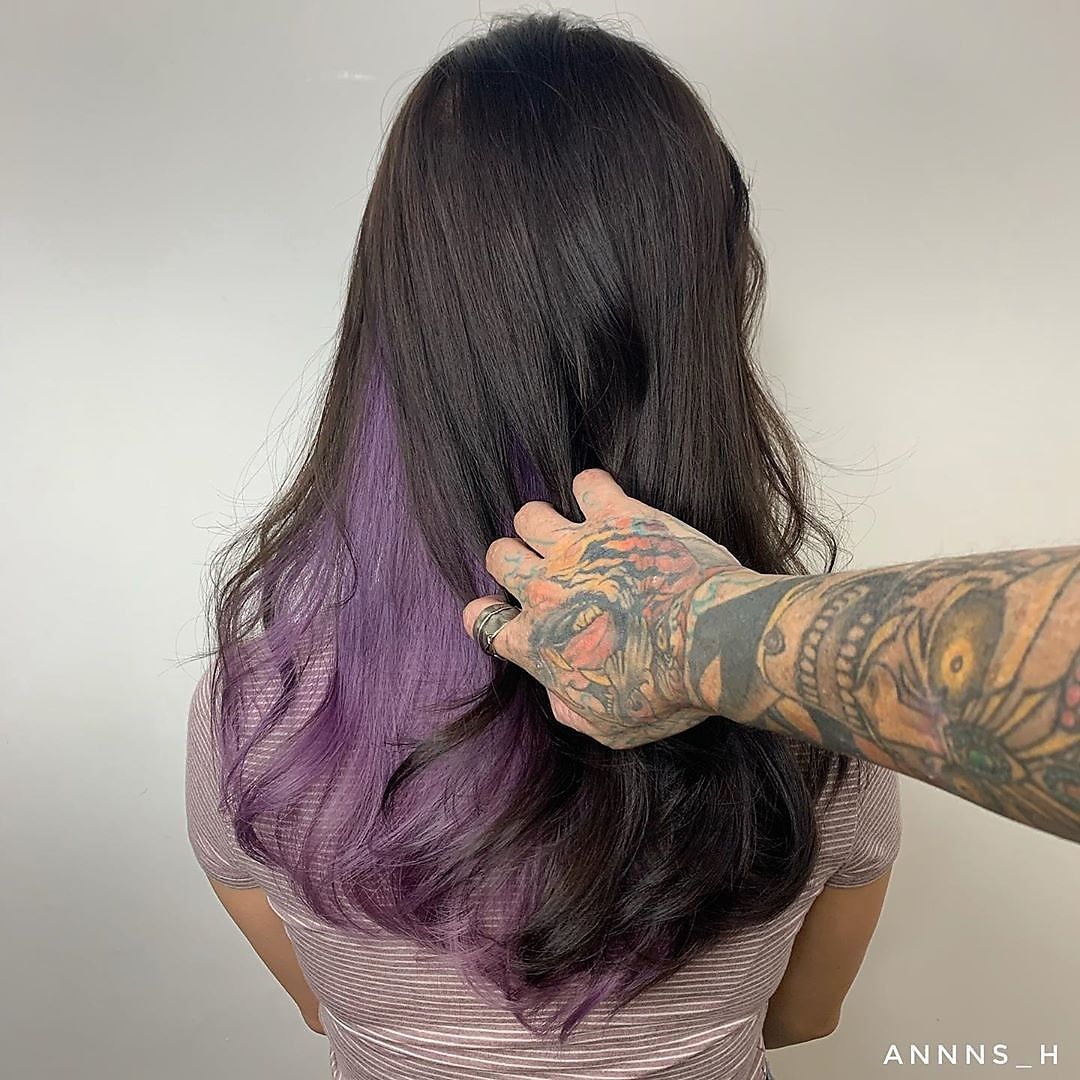 Schwarzkopf Professional - We LOVE a hidden colour secret! Especially in peekaboo purple 🔮 #MOREVIBRANCE 
*Formula* 👉 @annns_h Top colour: 5-26 with 6% Developer. Bottom colour: (after lifting to leve...