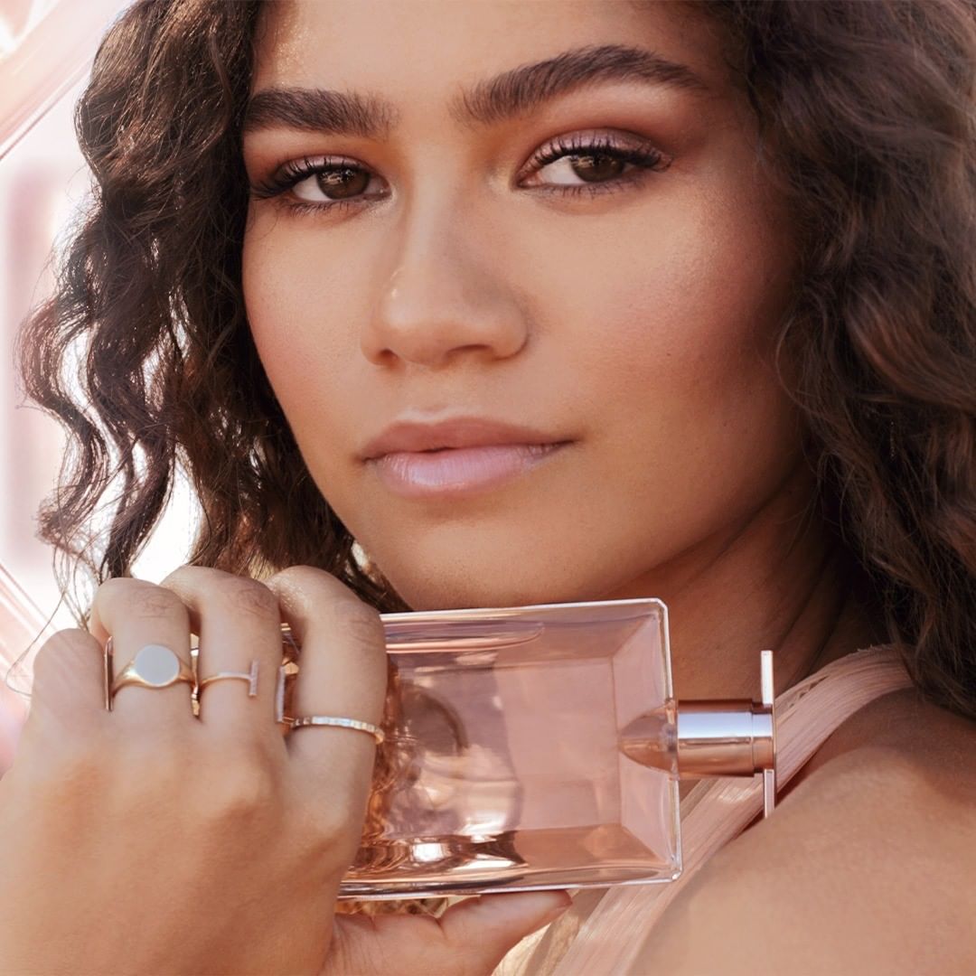 Lancôme Official - Large, though it is, Idôle holds the power to fuel an unstoppable generation of women who knows no boundaries. With Idôle 100 ml, are your dreams big enough?
#Lancome #Idole #Idol...
