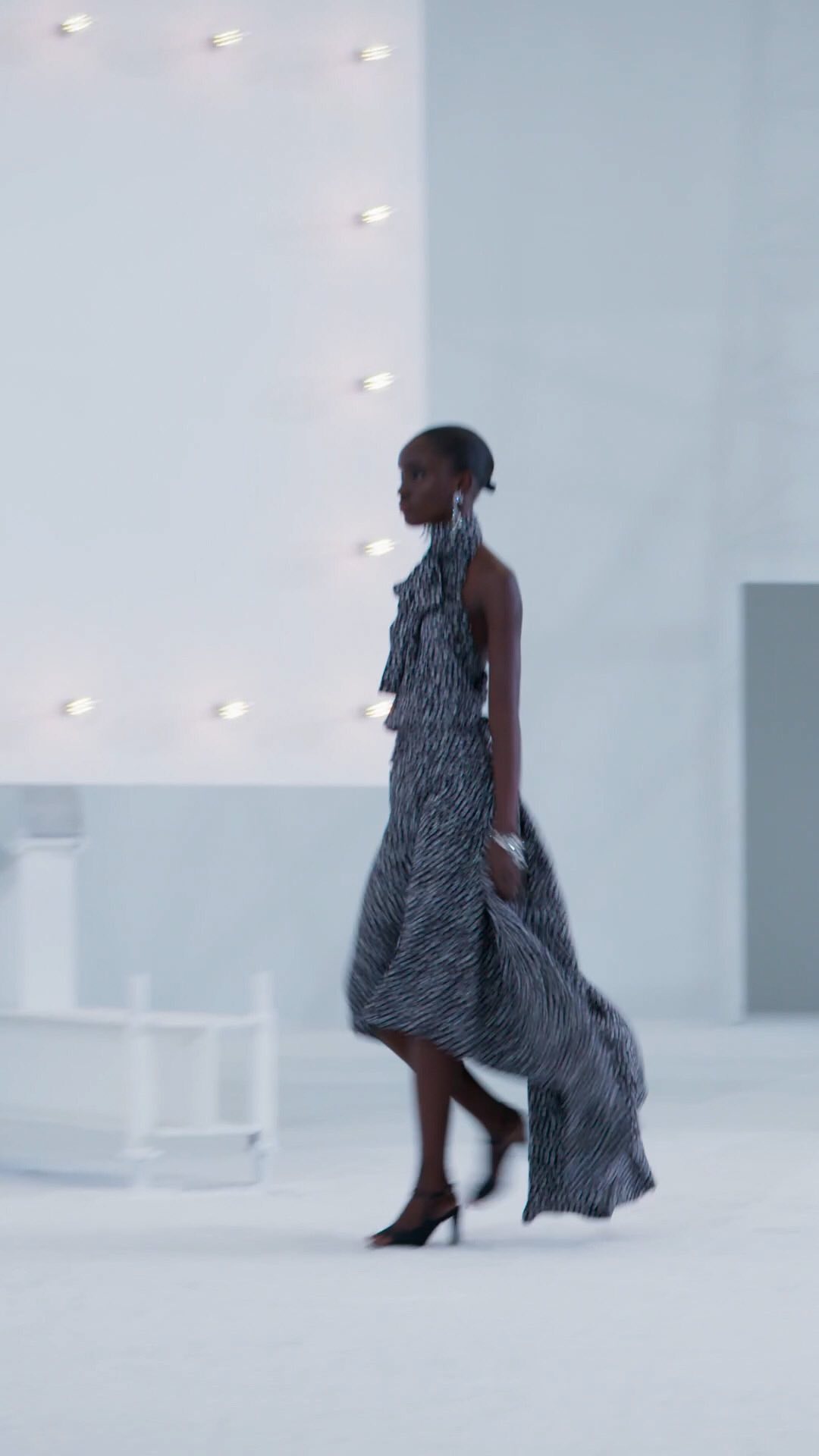 CHANEL - Relive the day of the latest CHANEL Spring-Summer 2021 Ready-to-Wear show. Listen to friends of the House share their experience of the show from around the world.

See all the looks on chane...