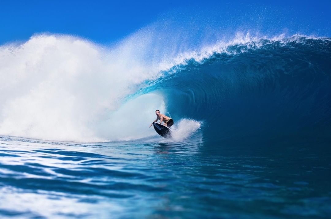 Quiksilver - Power stall. @mikeywright69, lining it up in Fiji.
