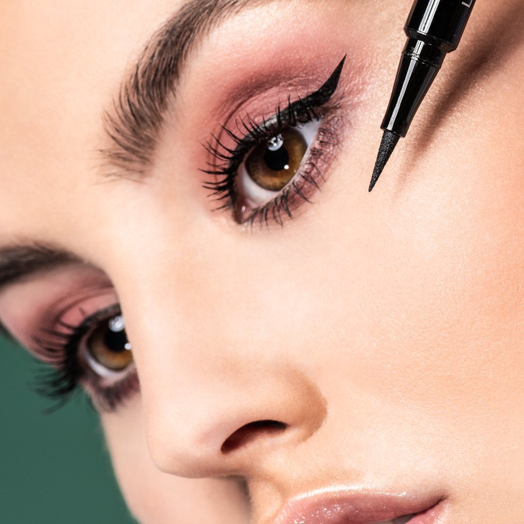 ARTDECO - Lovely summer cut crease look 💗 What do you think?
⠀⠀⠀⠀⠀⠀⠀⠀⠀
Benefit from our large mascara & liner sale: save 33% on the purchase of our selected bestseller mascaras and Long Lasting Liquid...