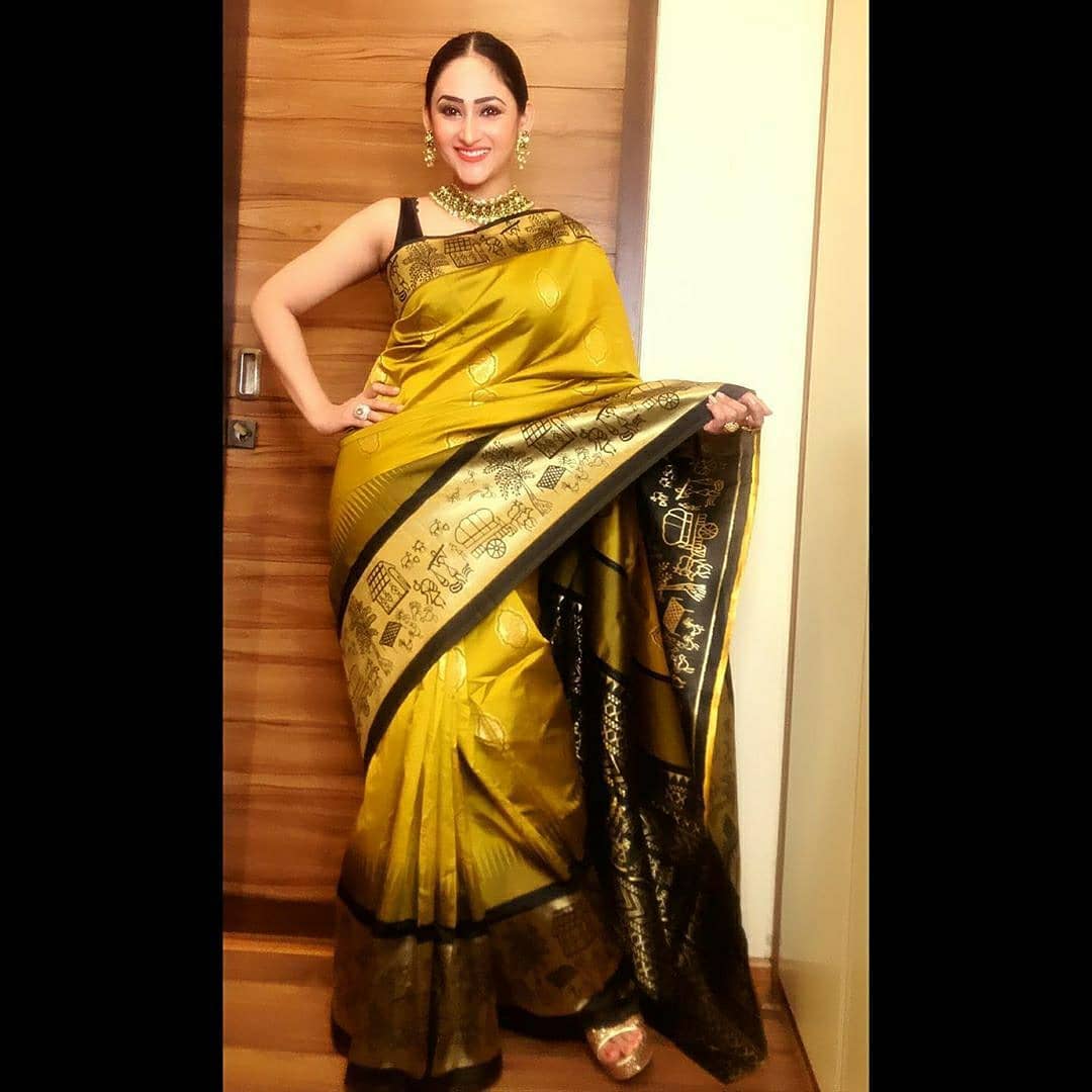Mirraw - @aditi_sajwan looking beautiful in our yellow banarasi silk saree💛

check out our store for more such amazing sarees on @mirraw
visit us on our saree festival #gisf 17th-20th sept for amazing...
