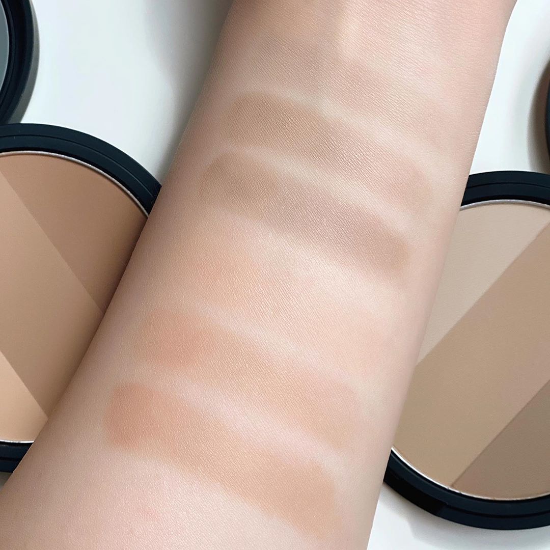 투쿨포스쿨 - 𝕨𝕙𝕒𝕥 𝕚𝕤 𝕪𝕠𝕦𝕣 𝕔𝕠𝕝𝕠𝕣?
인⭐담당자의 리얼 발색!
뉴트럴그레이의 #모던 컬러가 착붙이지만
국민쉐딩 #클래식도 포기 못해.. 둘다 품어버렸...💛
⠀
투쿨러들의 PICK은 무엇?
클...