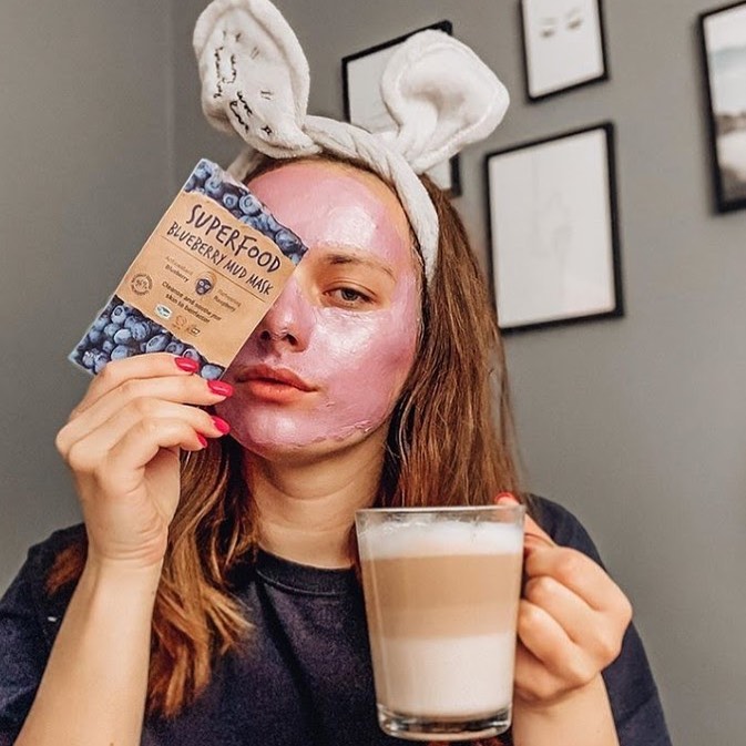 7th Heaven Beauty - Sunday’s call for self care 😌👌🏼 

Take time to relax... Why not enjoy a moment to mask like @solecka_p and start your Sunday right 🤩✨

🔸Psst! Find our Superfood Blueberry Mud at @c...