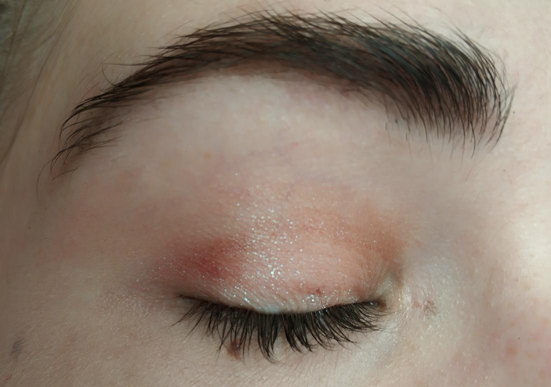 Отзыв. Как приручить этого зверя? Кремовые тени Moonlight Eyes от essence в оттенке 03 cosmic8 09a9e7_lbox.jpg