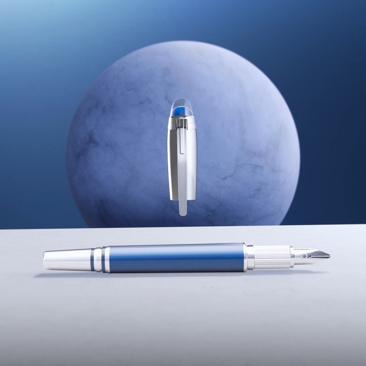 Montblanc - Down to earth.
.
A reminder to not take water for granted, the design of the new StarWalker writing instrument evokes the feeling of gazing down at our Blue Planet from space.
.
#Reconnect...