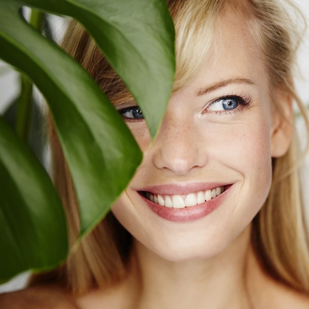 Macadamia Beauty - Revitalize dry and damaged hair with our Weightless Repair Masque✨This lightweight masque weightlessly nourishes to help repair and defend against future damage. And of course, 100%...