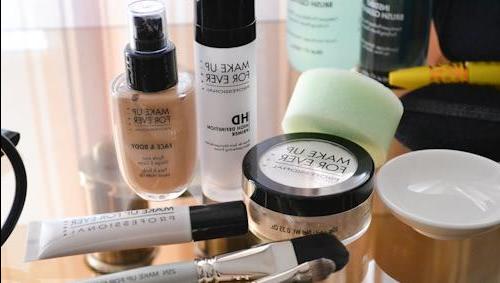 Makeup with a green accent - review