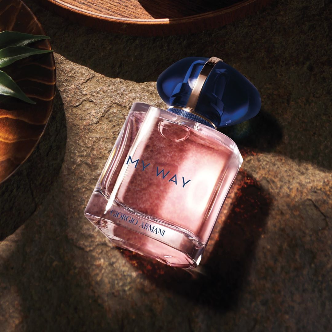 Armani beauty - Luminous fragrant encounters. The tuberose and jasmine blended at the heart of MY WAY imbue the fragrance with notes of brightness and generosity. 

Available @sephora

#Armanibeauty #...