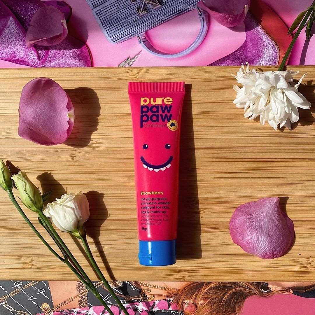 Pure Paw Paw - 100% Aussie⠀⠀⠀⠀⠀⠀⠀⠀⠀
100% All-purpose⠀⠀⠀⠀⠀⠀⠀⠀⠀
100% Poser⠀⠀⠀⠀⠀⠀⠀⠀⠀
😙 ⠀⠀⠀⠀⠀⠀⠀⠀⠀
#purepawpaw #lipservice #allrounder #beautymusthave #beautyointment #fruityflavours #cultbeauty #lipglossa...