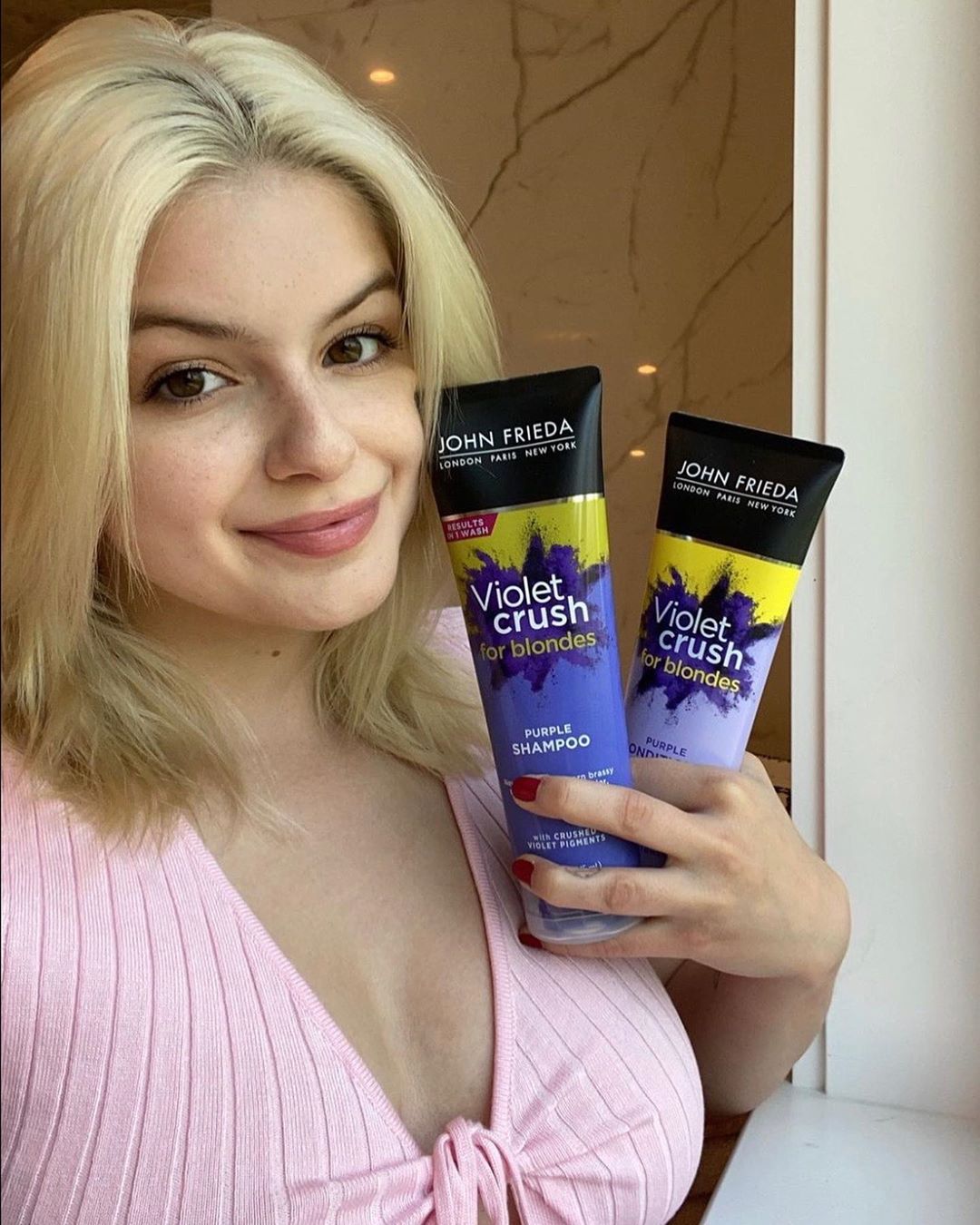 John Frieda US - Regram @arielwinter:

#ad Blondes have more fun😉 + also require more maintenance. The @johnfriedaus Violet Crush Shampoo + Conditioner is my at-home go-to to keep this summertime blon...