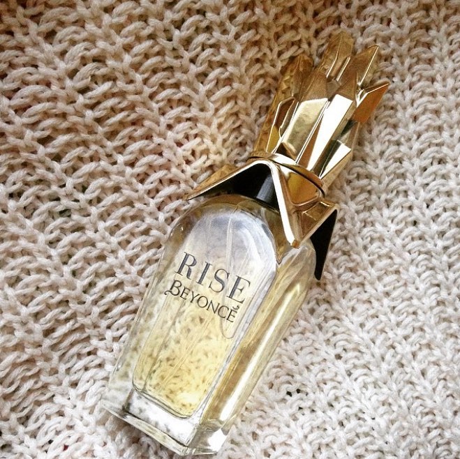 Beyoncé Parfums - Feeling cozy with #BeyoncéRise ✨📷 @vigromovaaa