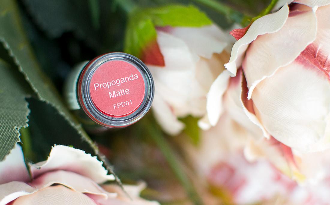 Отзыв. Такую помаду и правда стоит пропагандировать - Makeup Revolution Iconic Pro Lipstick в оттенке Propoganda Matte5 Такую помаду и правда стоит пропагандировать - Makeup Revolution Iconic Pro Lipstick в оттенке Propoganda Matte