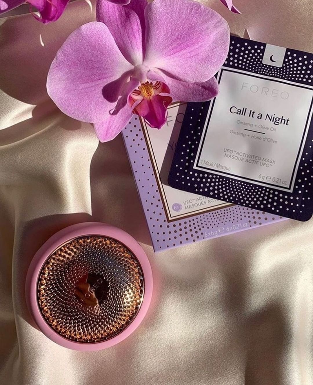 FOREO - Let's end the day right with the UFO + Call it a Night mask 🌸🌙⁣

As the Call it a Night mask is formulated with rich olive oil and rejuvenating ginseng, this deeply nourishing face mask is the...