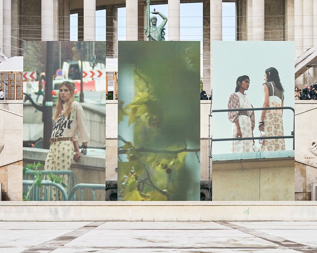 Chloé - After walking the streets of Paris, models converged on the terrace of the Palais de Tokyo for the final moments of the #CHLOEss21 show, #ASeasonInHope

#CHLOEgirls
#CHLOE
#pfw
