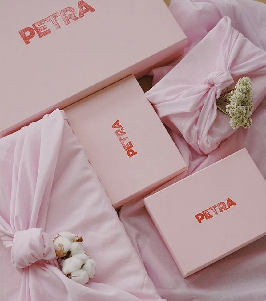 Au Pont Rouge - Petra❤️ в полном ассортименте, включая коллекцию созданную совместно  с @kkkkkkkkkkkkkkkkkkkkkkk___kkkk  доступна к online заказу на aupontrouge.ru❤️
⠀
#aupontrouge #aupontrougeonline ...