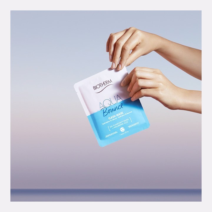 BIOTHERM - Ready to shake up your skincare routine? Try the flash hydration of the three moisture-charged, second-skin sheet AQUA FLASH MASKS to target dry, dull or breakout-prone skin in a flash.

Wh...