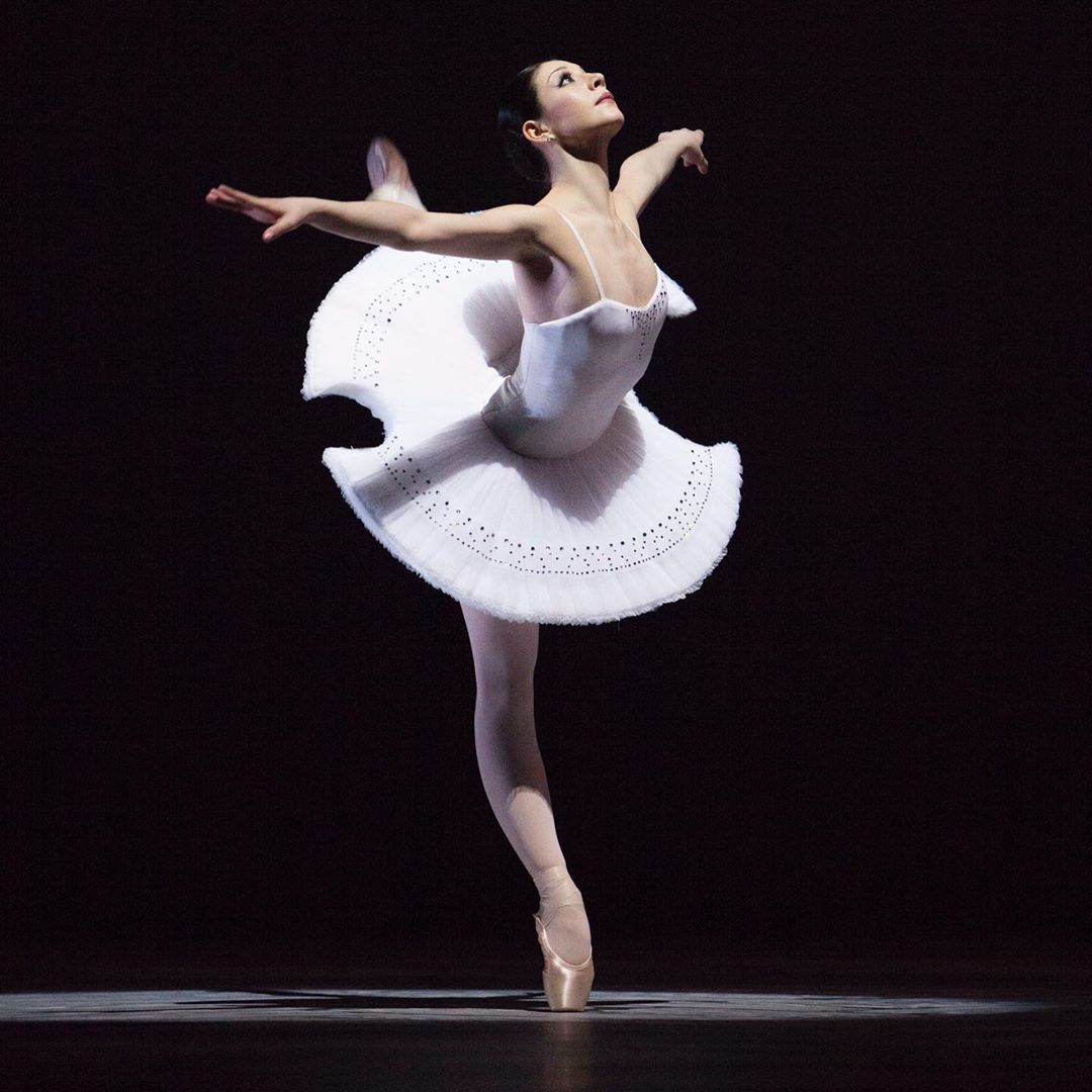 Viktor&Rolf - Costume designed for ‘Shape’, Dutch National Ballet 📷 @angelasterlingphoto <3 VR