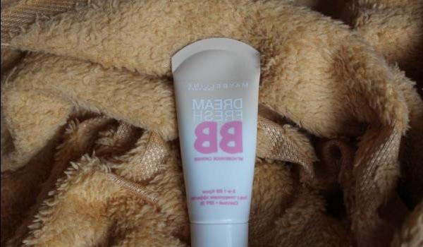 Maybelline Dream Fresh BB cream Instant radiance Light shade - review