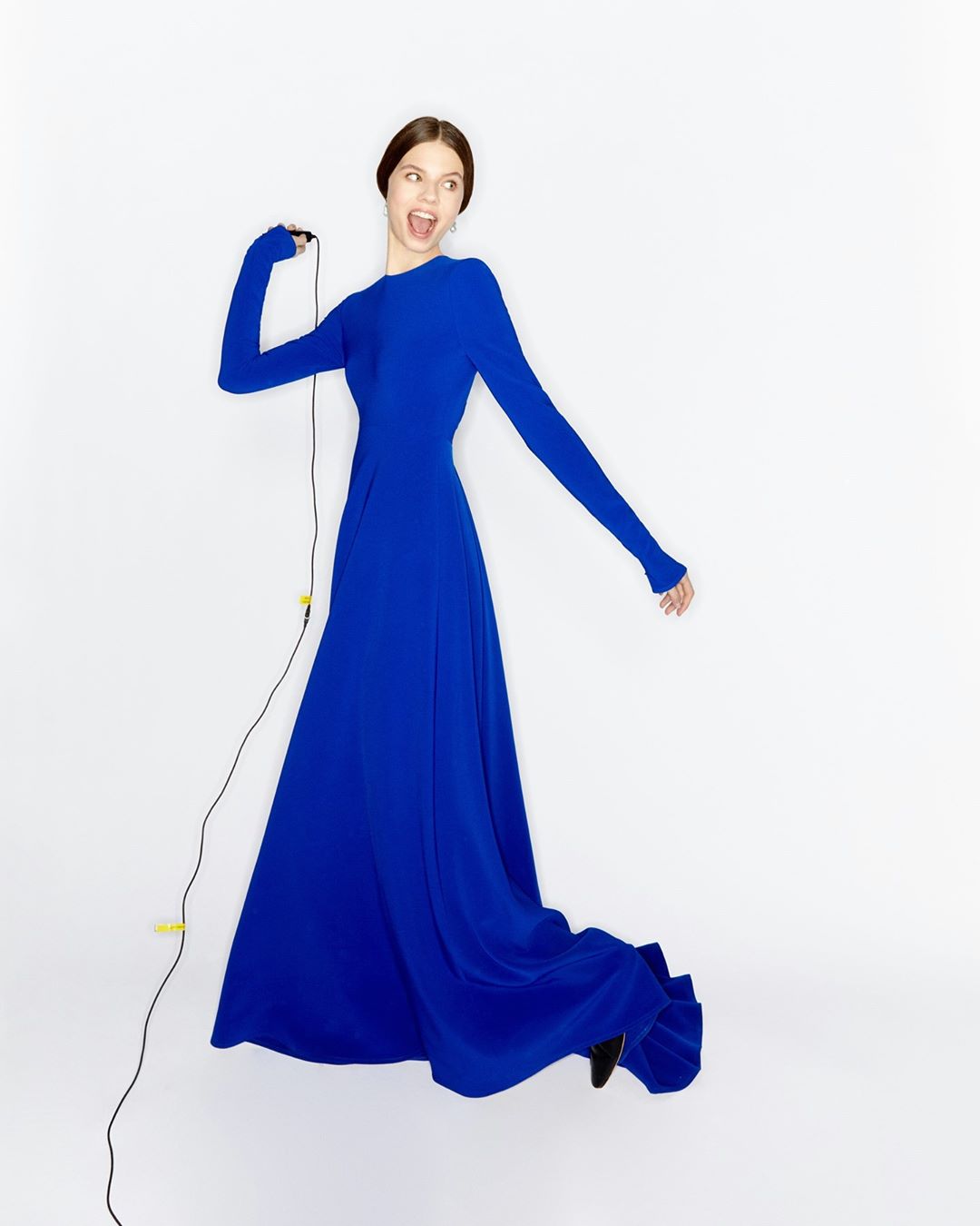 CAROLINA HERRERA - Ready, set, pose! Show your true colors in this nautilus blue gown from the Fall 2020 collection by Creative Director @wesgordon.
Photographer: @gorkapostigo
Production: @perfecto_m...