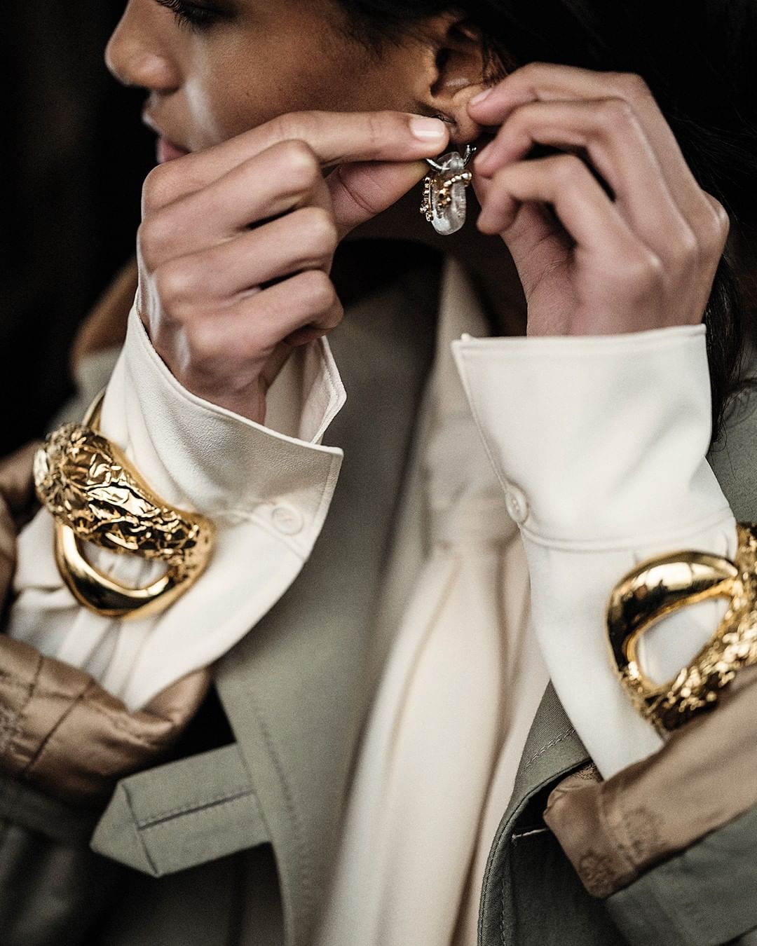 Chloé - Let the layering begin

Explore the latest #CHLOEfall20 jewellery in boutiques and on chloe.com

#CHLOE