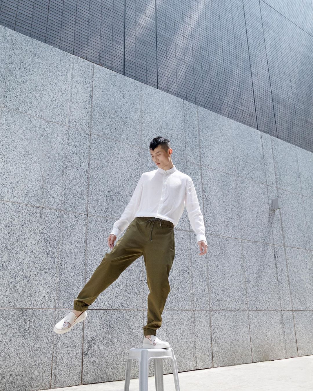 Shanghai Tang - A summer feeling @shanghaitang⁠
⁠
享受上海灘盛夏⁠
⁠
#ShanghaiTang #滩海上 #SHT⁠ #SHTSS20⁠⠀⁠⠀
#SHTMens #SHTReadyToWear #SHTRTW