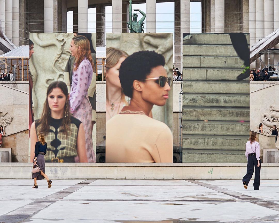 Chloé - The final moments of the #CHLOEss21 show, #ASeasonInHope, played out as a simultaneous physical and digital experience – a staged reality on the terrace of the Palais de Tokyo

#CHLOEgirls
#C...