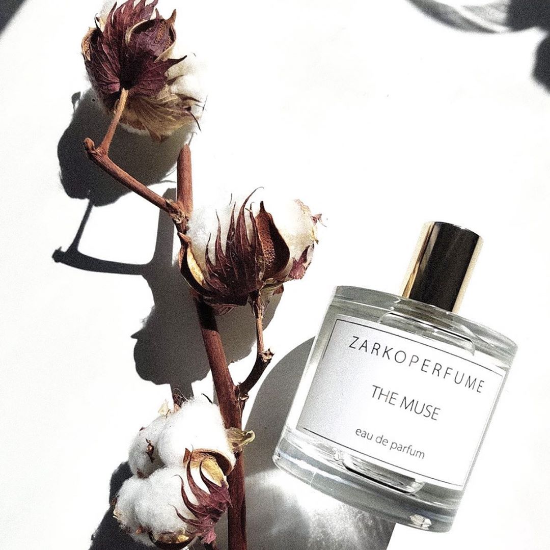 ZARKOPERFUME - Have you tried the newest edition to the ZARKOPERFUME family yet? THE MUSE has already become a fan's favorite 🤍 (this photo is by our lovely @sosforbeauty)
.
.
#ZARKOPERFUME #themuse #...