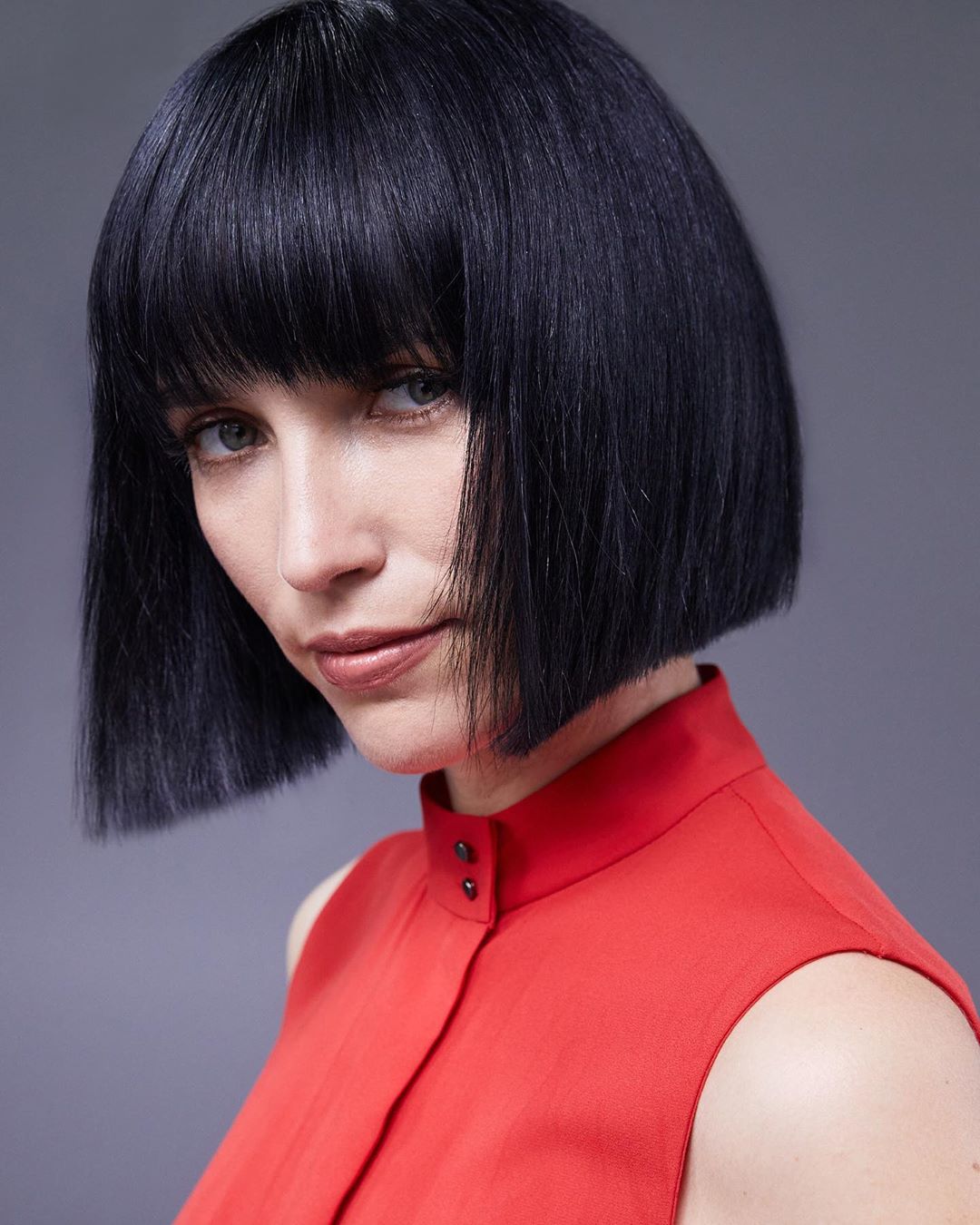 Schwarzkopf International - We 🖤 sharp cuts & vibrant black. #schwarzkopf #createyourcolor #togetherfortruebeauty #lookgoodtogether #brillance #haircoloration #haircolor #black #bob #hairlove #shortha...