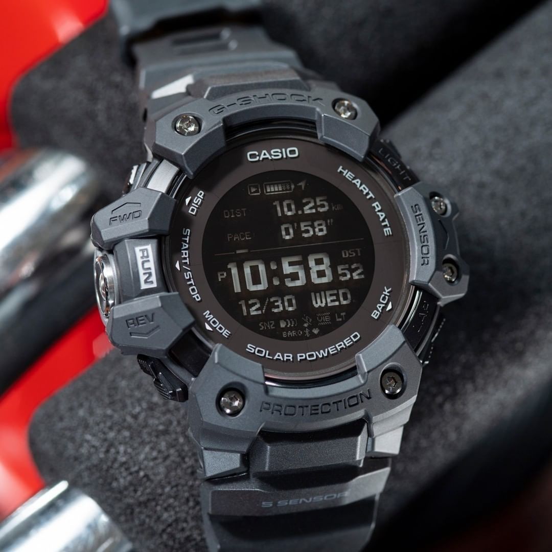 Casio USA - Get ready to run. ⁠
The new G-SHOCK GBDH1000 is available now.⁠
Heart Rate Monitor ✔️⁠
Running Pace and Step tracker ✔️⁠
Smartphone Connectivity ✔️⁠
GPS Connection ✔️⁠
Training Analysis Da...