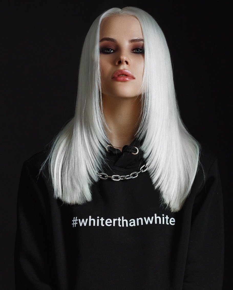 Schwarzkopf Professional - Белее белого - образ с фирменным Total Blond от @ruslan_hairdresser
Добиться такого чистого и такого белого оттенка дорогого стоит.👏👏👏
Но все возможно, если вы уверенны в св...