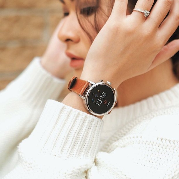 Watches2U - A refurbished smartwatch works and looks like new, but fights back against environmental waste, at an incredible cost saving. Go on, give this Fossil beauty a second life.⁠
⁠
⌚Ladies Fossi...