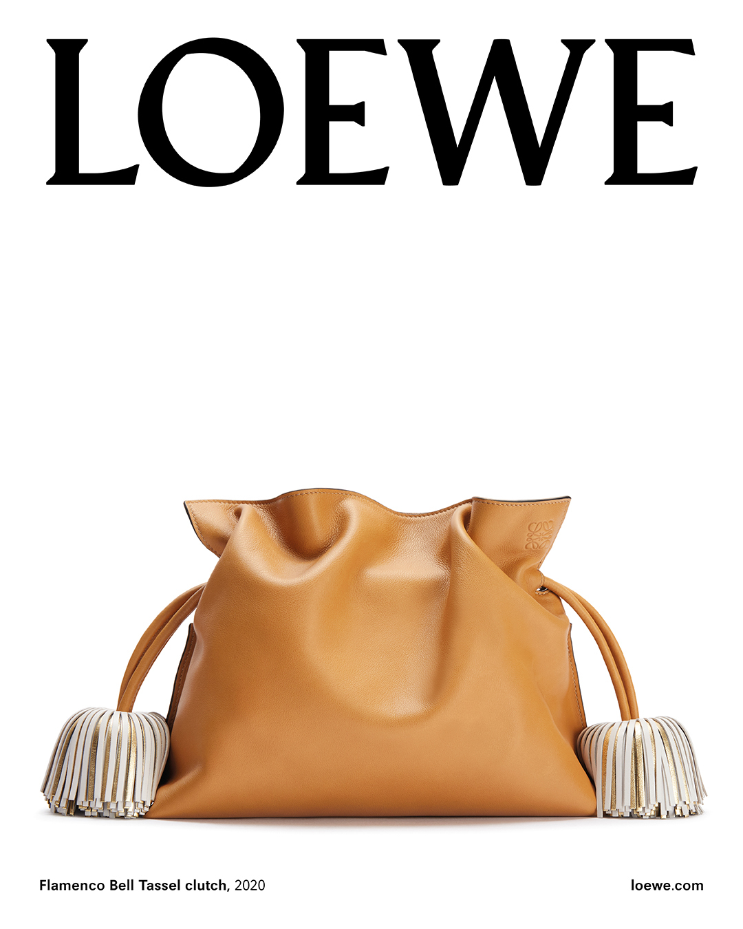 LOEWE - The Flamenco Bell Tassel clutch as seen in the LOEWE FW20 campaign.

See more in store and on loewe.com

Creative direction @Jonathan.Anderson and @MMParisdotcom

#LOEWE #LOEWEFW20