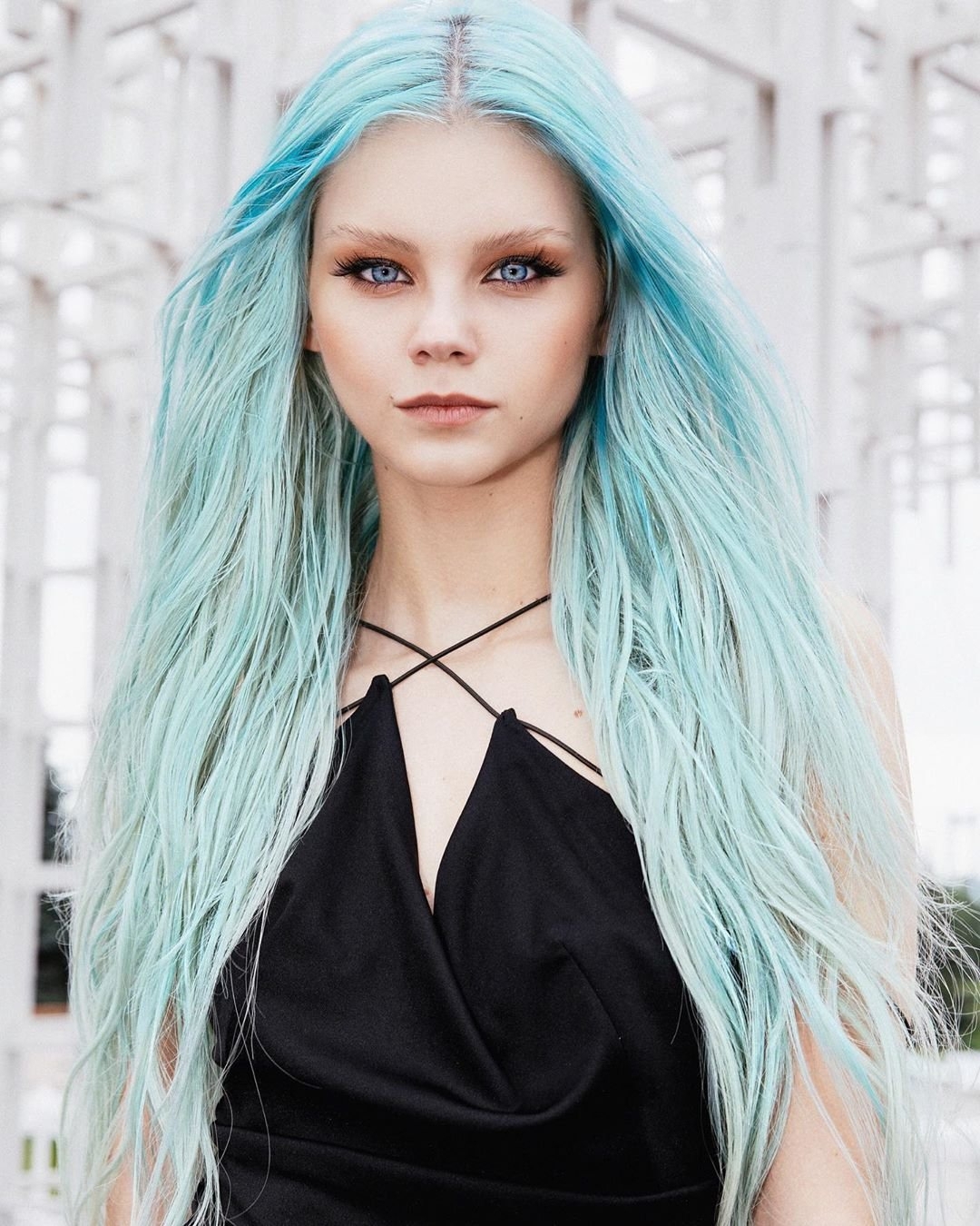 Schwarzkopf Professional - #mycoloid: мастер-класс от @julia.vorontsova.blond.expert - как выразить уникальность через цвет с #CHROMAID: Blue+Clear
Редчайшее сочетание💙🤍
Мы в восторге!
А вы?
#schwarzk...