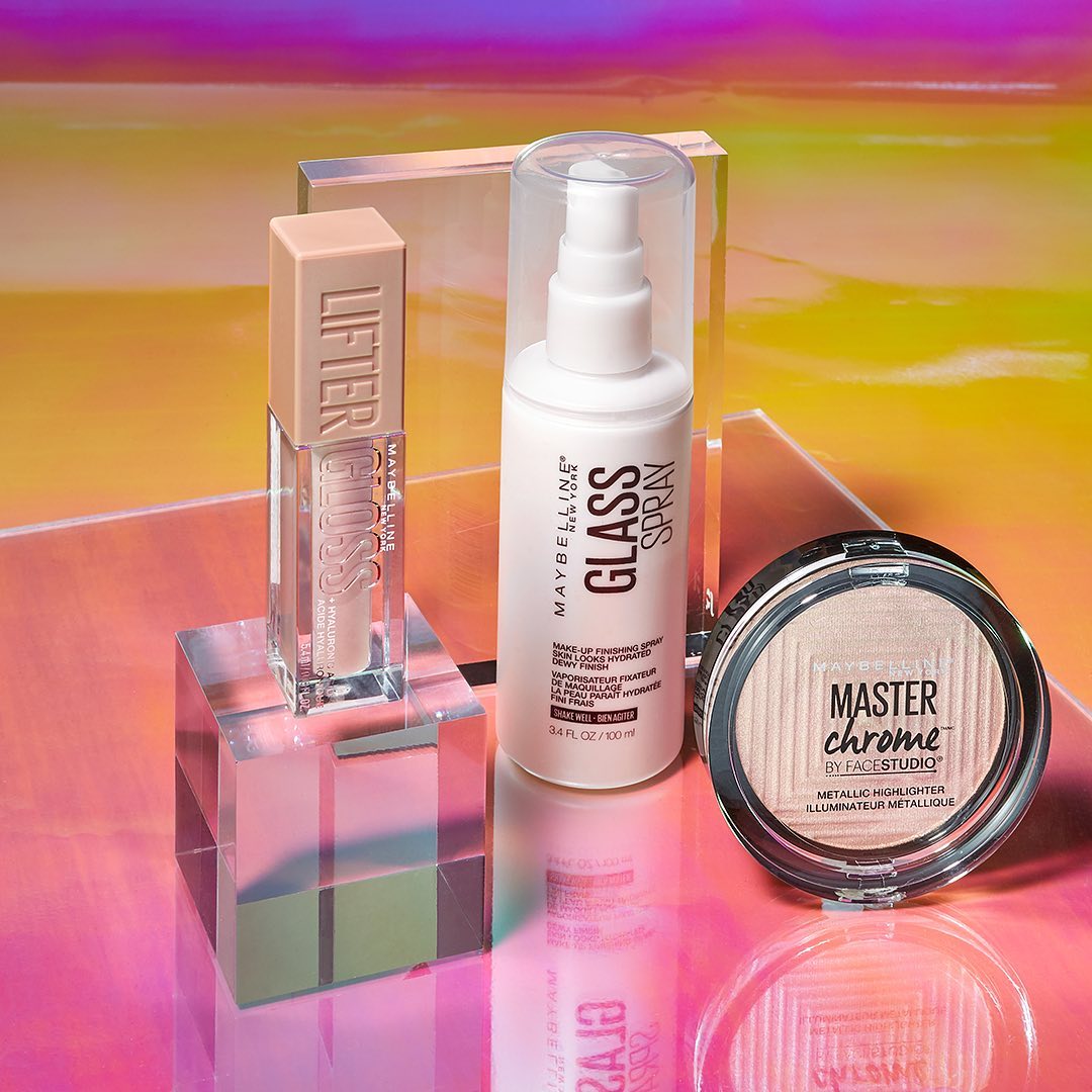 Maybelline New York - Want a glowing makeup look? ✨ Say no more! A spritz of our glass spray, plus a sweep of #masterchrome highlighter and #liftergloss on your 👄 will give you the perfect dewy makeup...