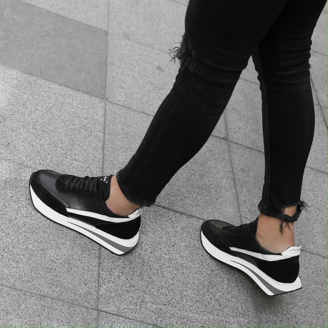 iLVi - Süet deri formlu spor ayakkabılarını giymişsin ve bir eylül akşamında, yaprak çıtırtılarıyla, yürüyorsun..🍁🎶
Ürün Kodu Bılly-12900

Imagine you wear your suede leather shoes and you walk with t...