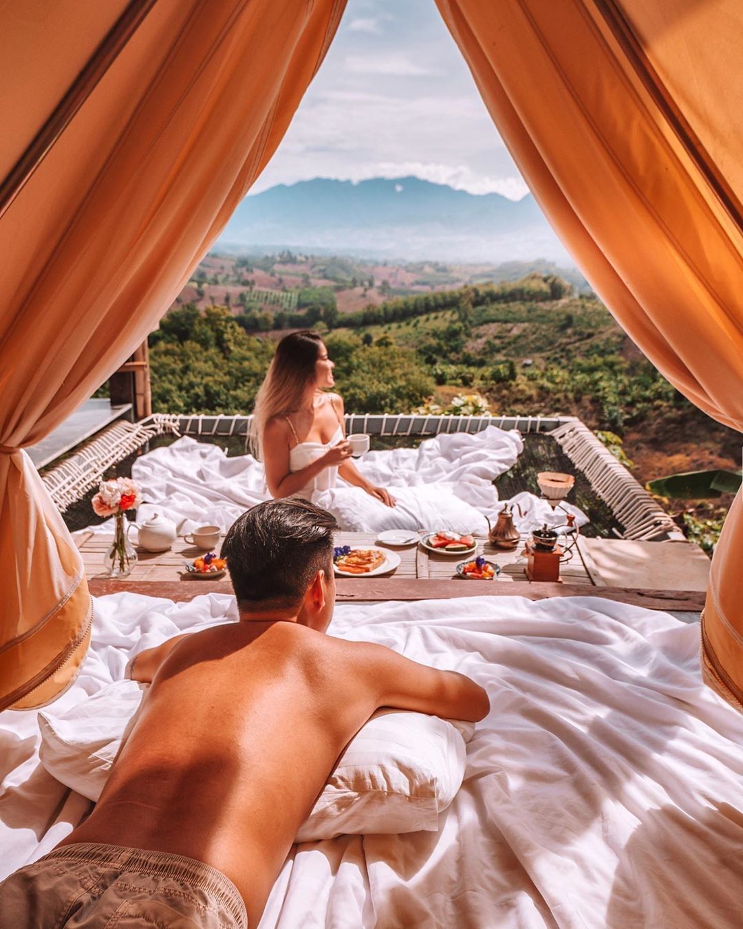 ZAFUL.com - Imagine waking up with this view with your love 🤤🌄⠀ Regram@couple 👫 Pic by @paigunna⁣
⁣
.⁣
⁣
⁣
⁣
#ZAFUL #ZAFULinspo #lifestyle #travel#travelcouple