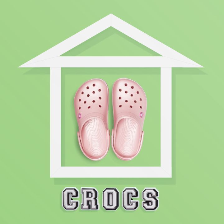 Crocs Russia - Где бы ты не был, всегда веселее в компании любимых Crocs ❤
⠀
 #crocs #crocsru #крокс